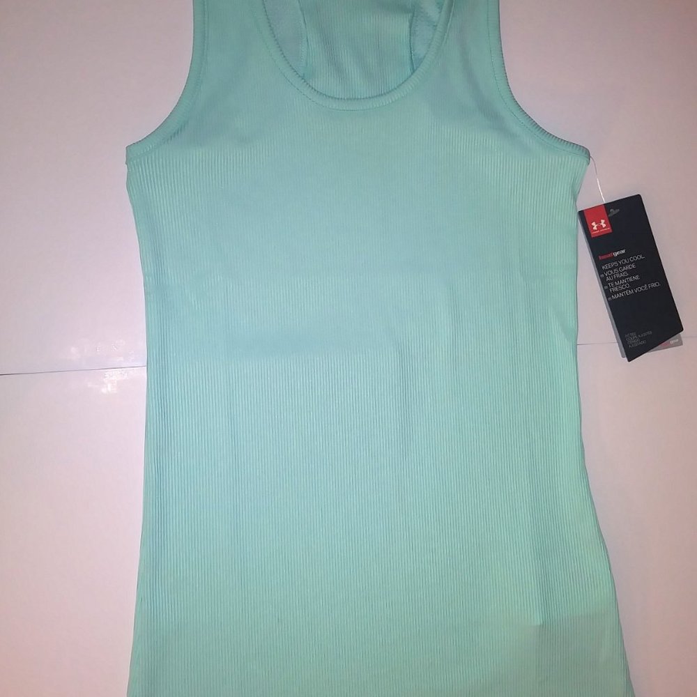 WOMAN UNDER ARMOUR HEAT GEAR FITTED TANK MINT !!